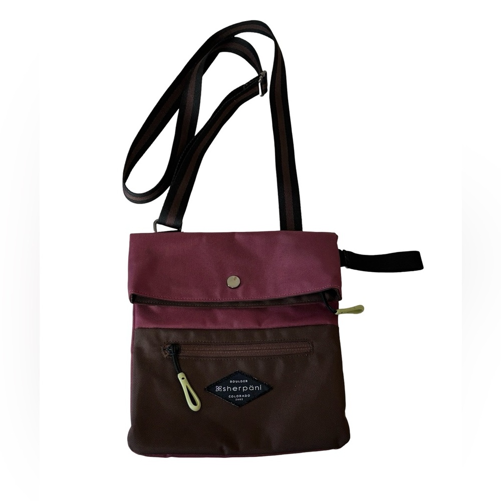Sherpani Essentials Small Pica Crossbody Bag in Maroon/Brown